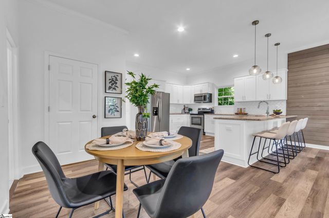 44 4th Avenue, Greenville, SC 29611