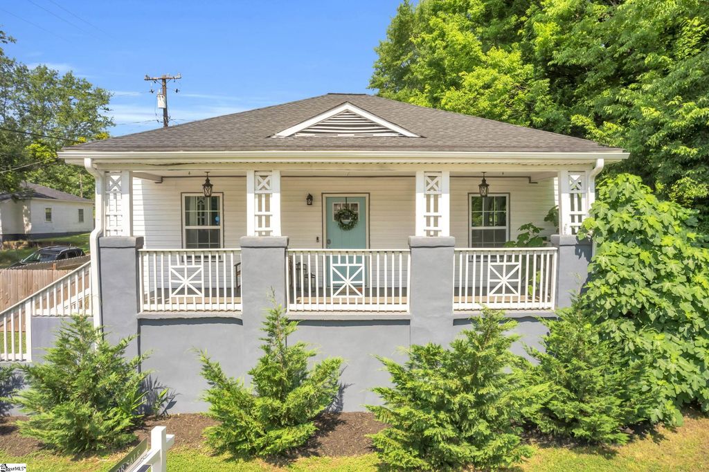 44 4th Avenue, Greenville, SC 29611