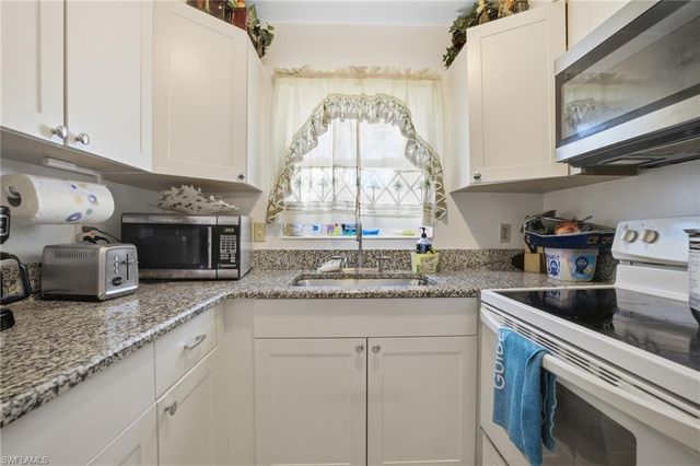 2431 Hunter TER, Fort Myers, FL 33901