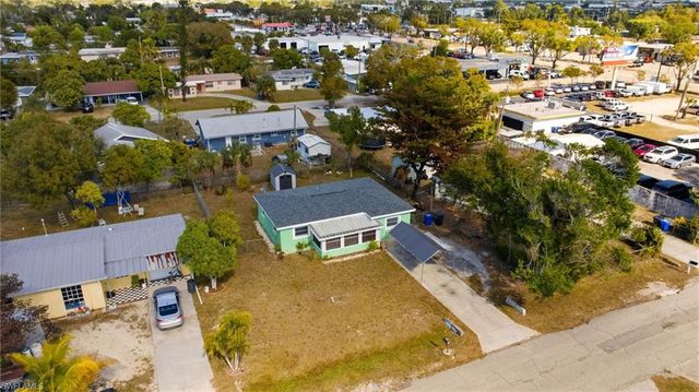 2431 Hunter TER, Fort Myers, FL 33901