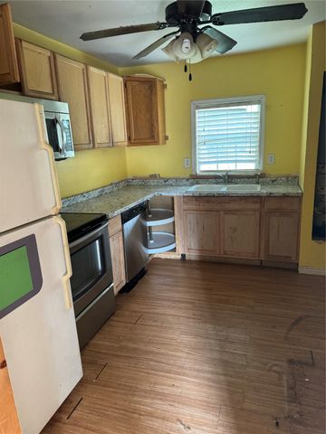 133 East Street, Tye, TX 79563