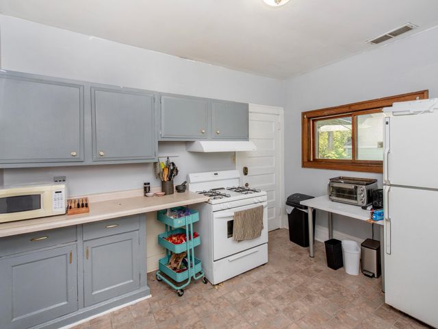 1718 Hague Avenue, Saint Paul, MN 55104