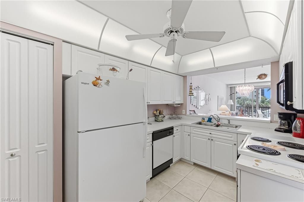 4421 Bay Beach LN 623, FORT MYERS BEACH, FL 33931 — photo 3
