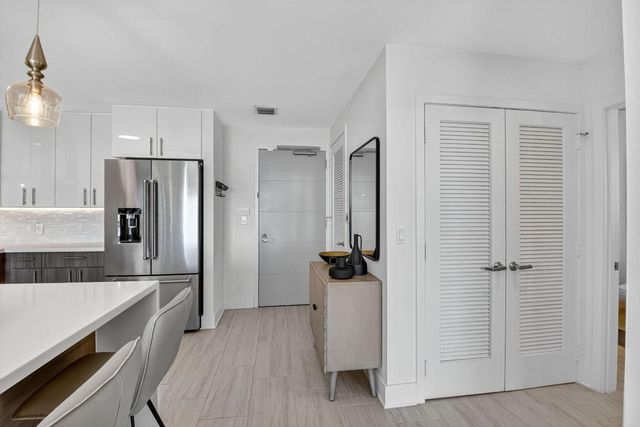 236 SE 5th Avenue 405, Delray Beach, FL 33483