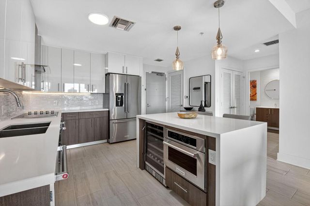 236 SE 5th Avenue 405, Delray Beach, FL 33483