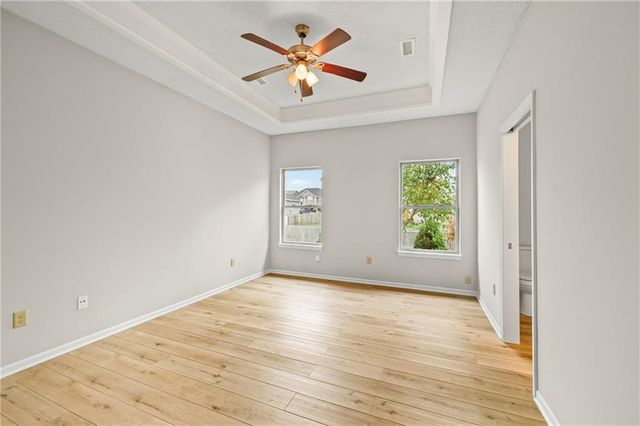 706 NW Green Drive, Grain Valley, MO 64029