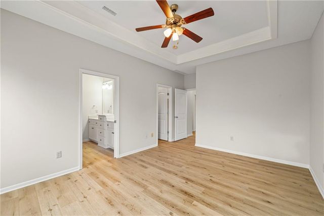 706 NW Green Drive, Grain Valley, MO 64029