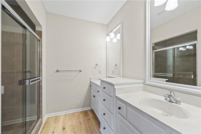 706 NW Green Drive, Grain Valley, MO 64029