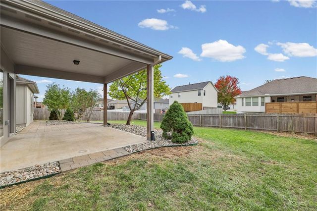 706 NW Green Drive, Grain Valley, MO 64029