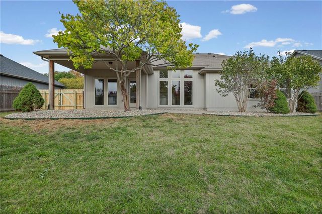 706 NW Green Drive, Grain Valley, MO 64029