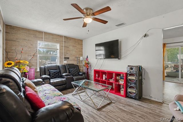 5710 NE 140th Court, Williston, FL 32696