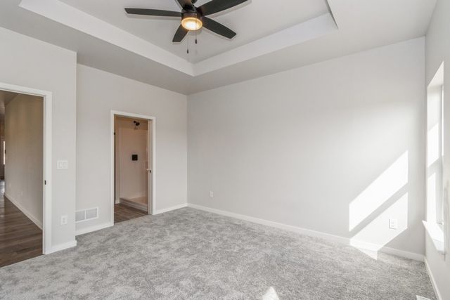 1036 Highland Trl, Solon, IA 52333