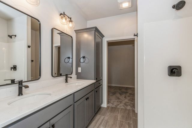 1036 Highland Trl, Solon, IA 52333