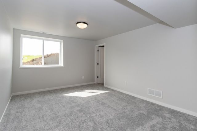 1036 Highland Trl, Solon, IA 52333