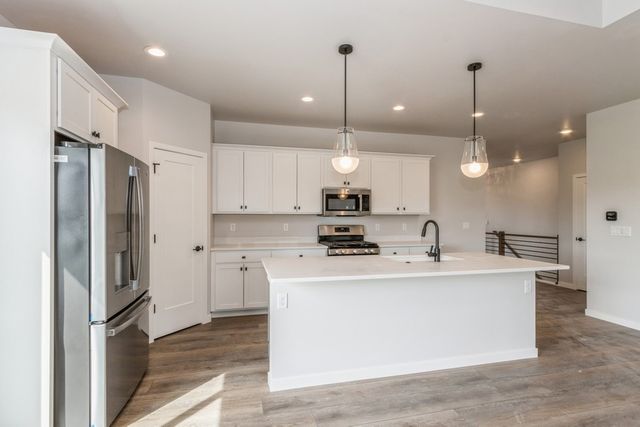 1036 Highland Trl, Solon, IA 52333