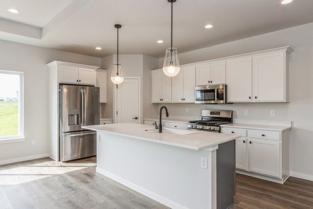 1036 Highland Trl, Solon, IA 52333