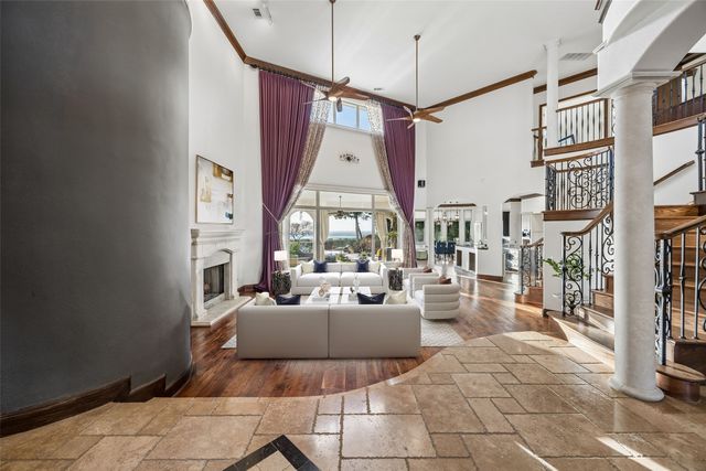 707 Oakhill Lane, Cedar Hill, TX 75104