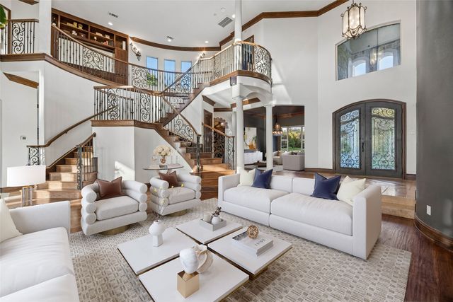 707 Oakhill Lane, Cedar Hill, TX 75104