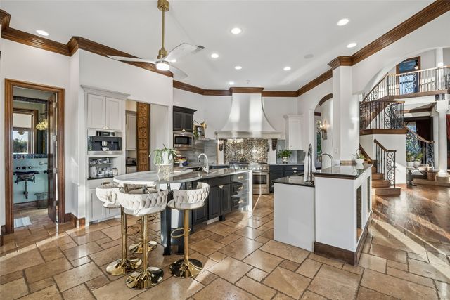 707 Oakhill Lane, Cedar Hill, TX 75104