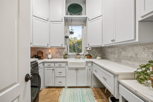 707 Oakhill Lane, Cedar Hill, TX 75104