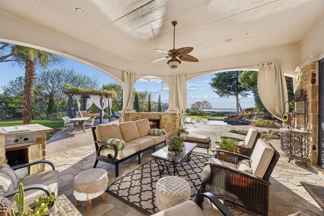 707 Oakhill Lane, Cedar Hill, TX 75104