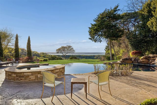 707 Oakhill Lane, Cedar Hill, TX 75104