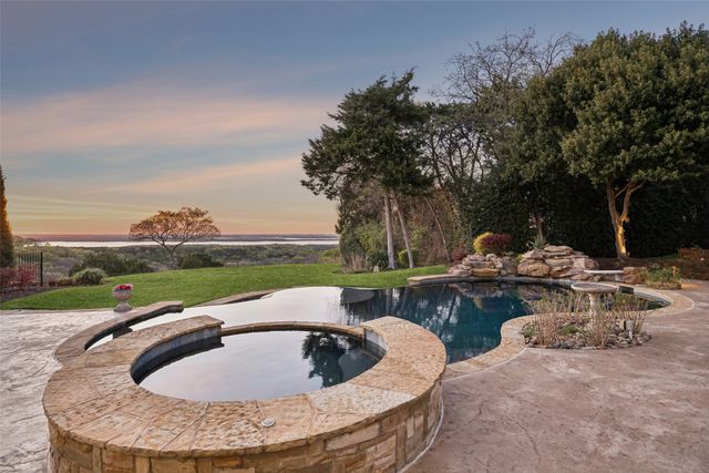 707 Oakhill Lane, Cedar Hill, TX 75104