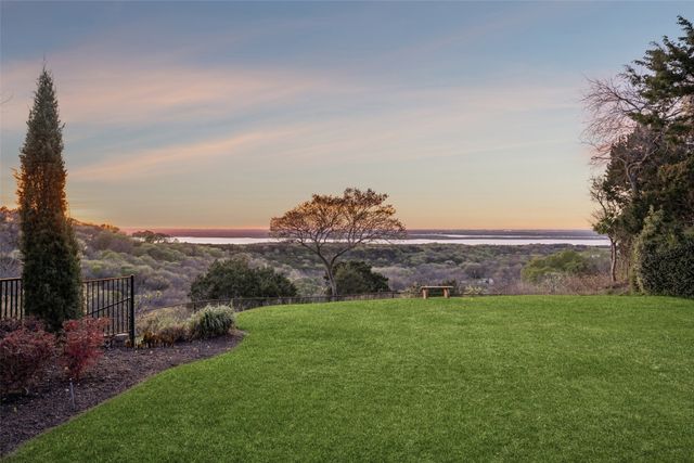 707 Oakhill Lane, Cedar Hill, TX 75104