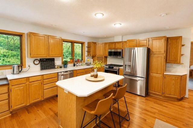 950 E Belvista Drive, North Mankato, MN 56003