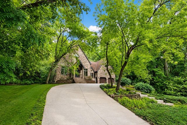 950 E Belvista Drive, North Mankato, MN 56003