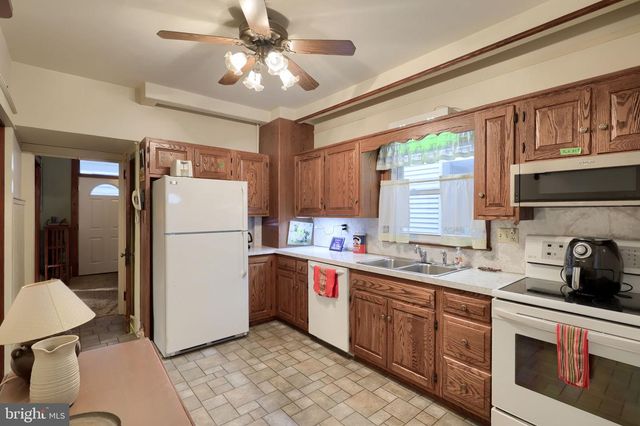 26 W LEMON ST, Lititz, PA 17543