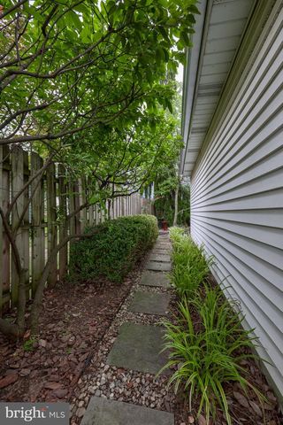 26 W LEMON ST, Lititz, PA 17543
