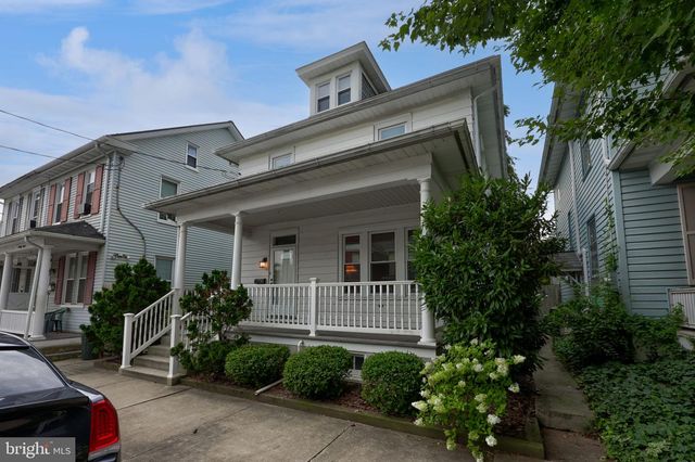 26 W LEMON ST, Lititz, PA 17543