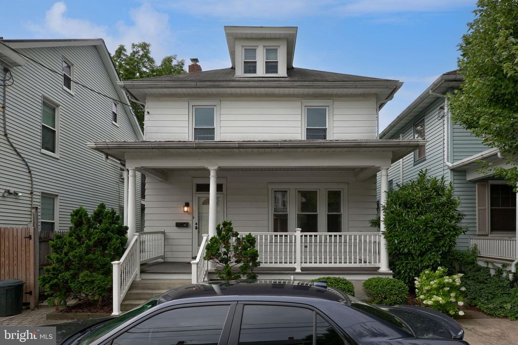 26 W LEMON ST, Lititz, PA 17543