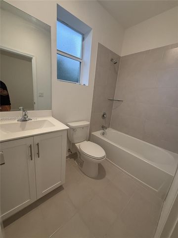 2731 SE 15th St 2731, Homestead, FL 33035