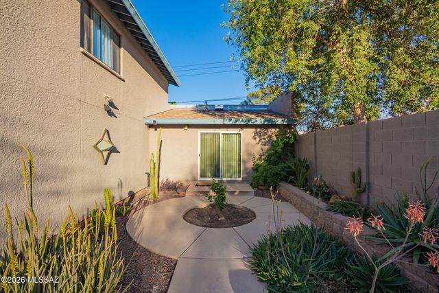 3242 N Longfellow Avenue, Tucson, AZ 85712