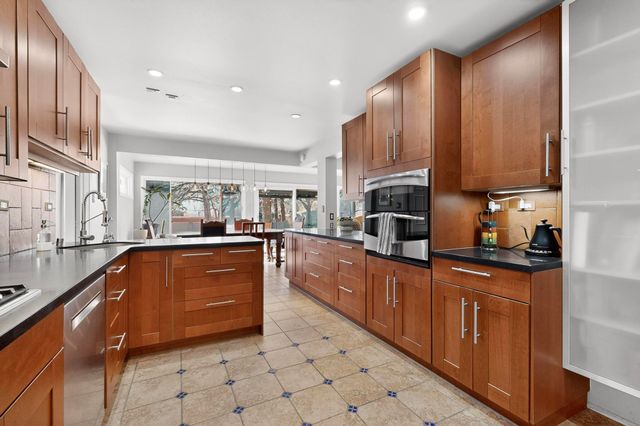 1062 Matador Drive SE, Albuquerque, NM 87123