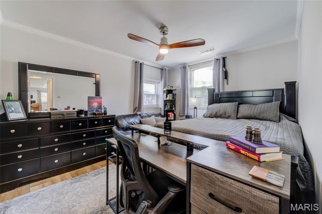 307 Twistedoak Court, Ballwin, MO 63021