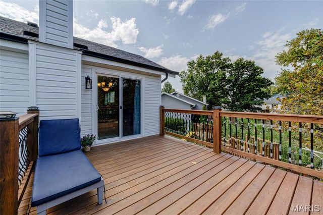 307 Twistedoak Court, Ballwin, MO 63021