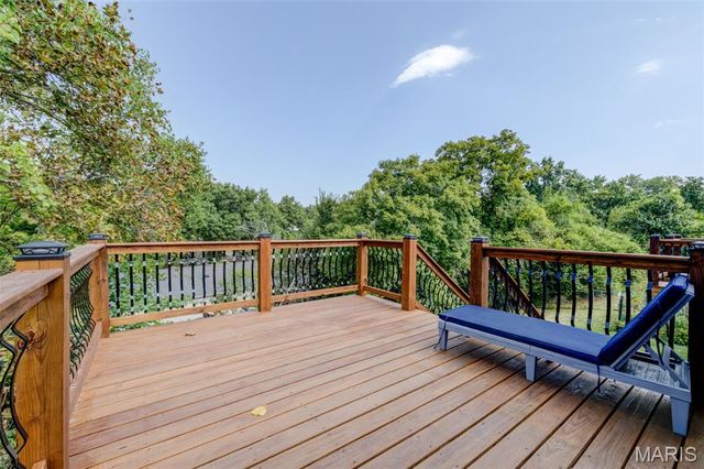 307 Twistedoak Court, Ballwin, MO 63021