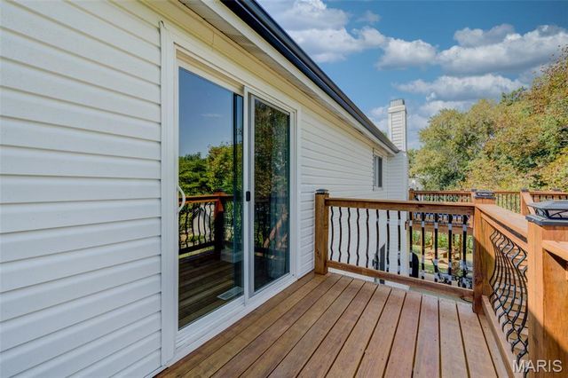 307 Twistedoak Court, Ballwin, MO 63021