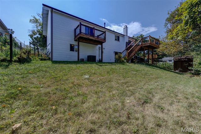 307 Twistedoak Court, Ballwin, MO 63021