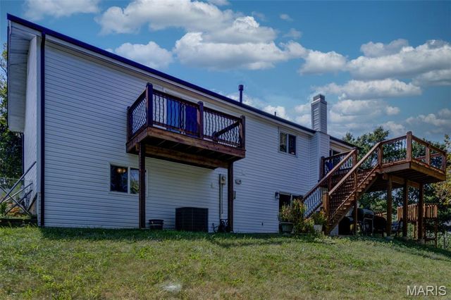 307 Twistedoak Court, Ballwin, MO 63021