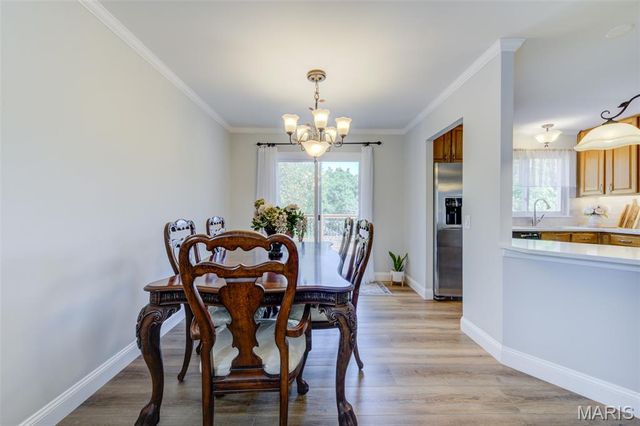 307 Twistedoak Court, Ballwin, MO 63021
