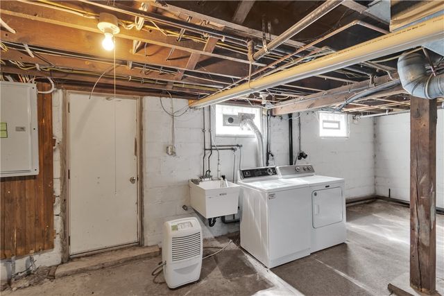 2450 Pleuchel Rd, Franklin Park, PA 15143