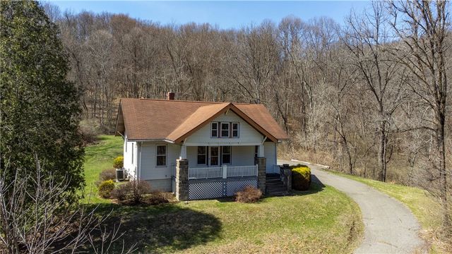 2450 Pleuchel Rd, Franklin Park, PA 15143
