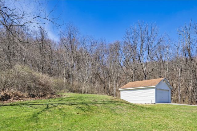 2450 Pleuchel Rd, Franklin Park, PA 15143