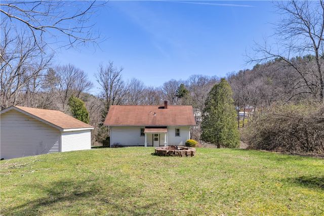 2450 Pleuchel Rd, Franklin Park, PA 15143