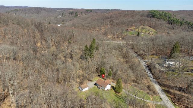 2450 Pleuchel Rd, Franklin Park, PA 15143