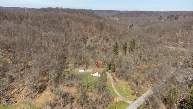 2450 Pleuchel Rd, Franklin Park, PA 15143